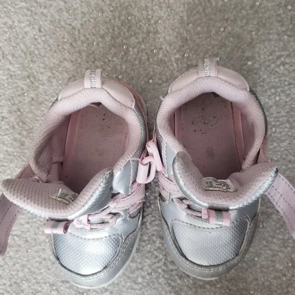 Cute Pink Sneakers sz 5 - Picture 4 of 13